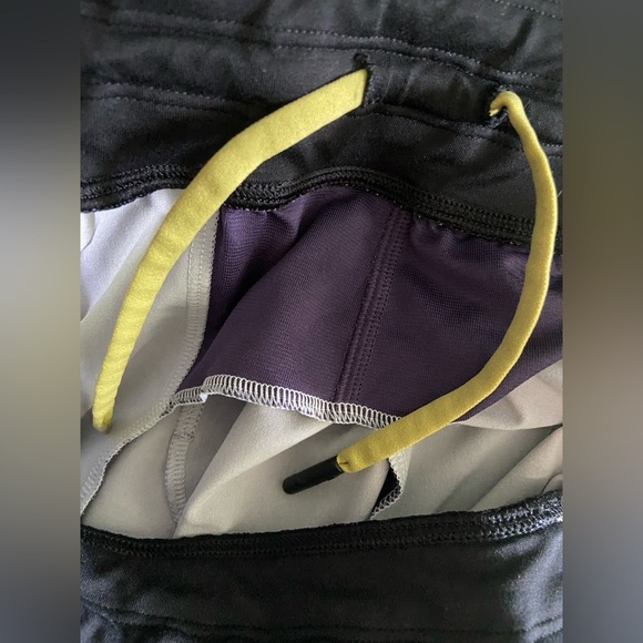 Lululemon T.H.E. Linerless Shorts 9in Inseam Purple Sz Large - Picture 7 of 12